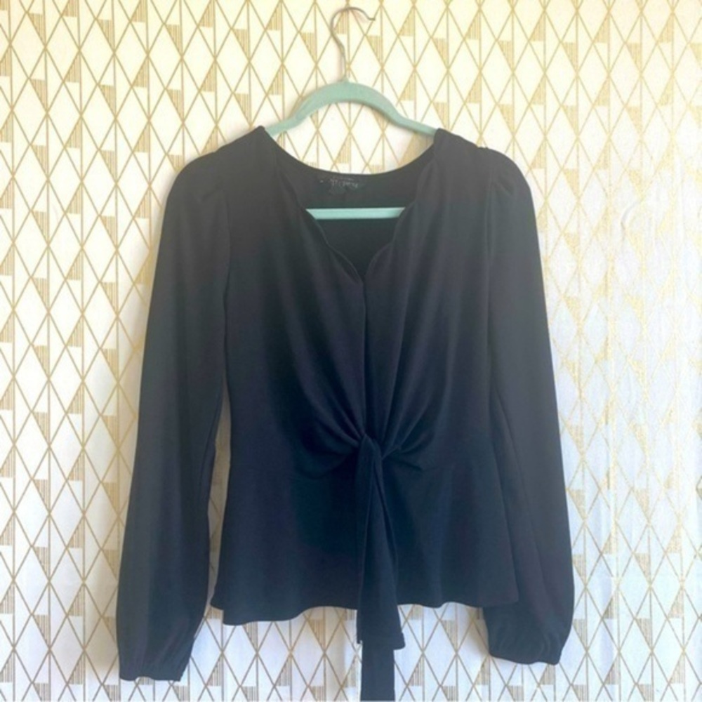 Blouse with scalloped neckline​